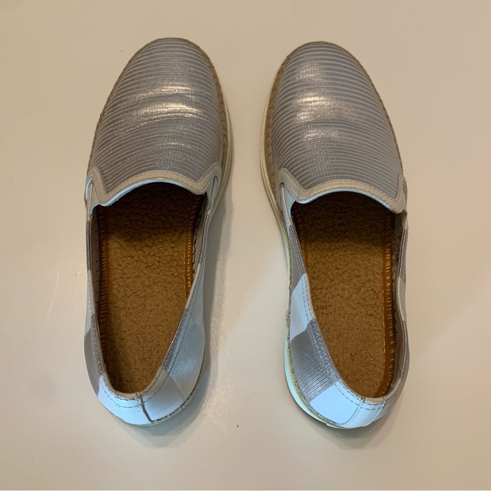 Tod's Italian Leather Silver Striped Slip-On Loafers Cozy Insole EU 37 / US 6.5 - Picture 3 of 6
